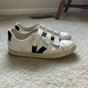 Veja Esplar sneakers- Velcro- size 9